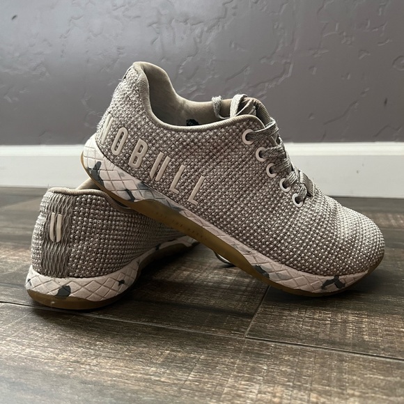 white heather granite trainer